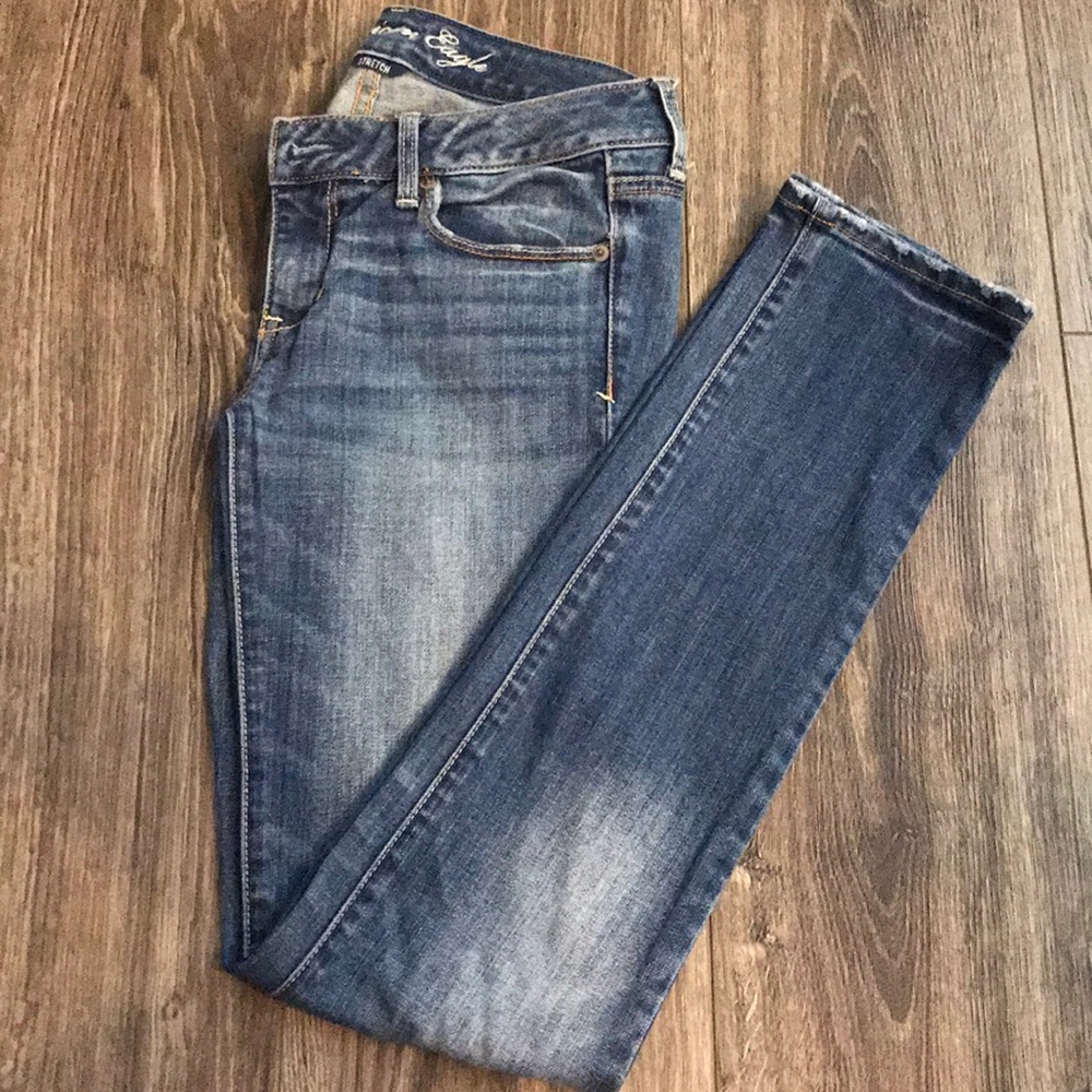 American Eagle Medium Wash Stretch Skinny Jeans